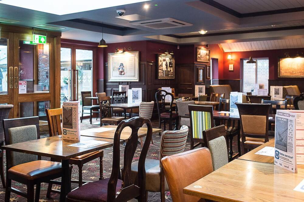 The Hatchet Inn Wetherspoon Newbury  Luaran gambar